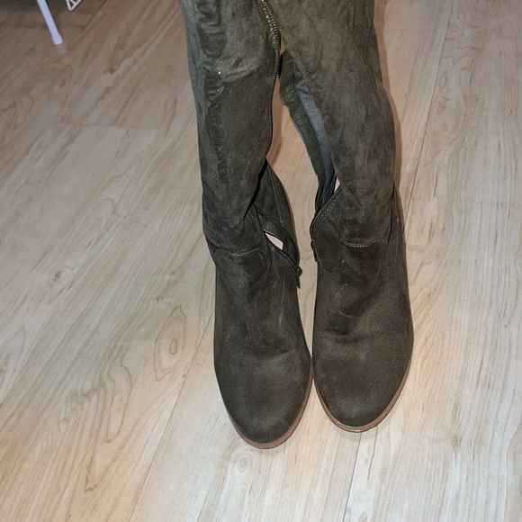 Olive green side knee high boots - Picture 3 of 5